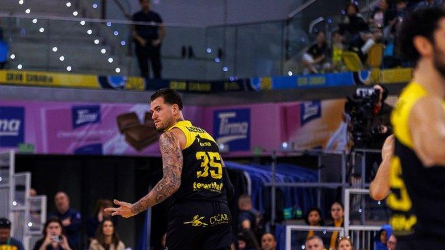 La Laguna Tenerife se lleva un derbi de máxima intensidad