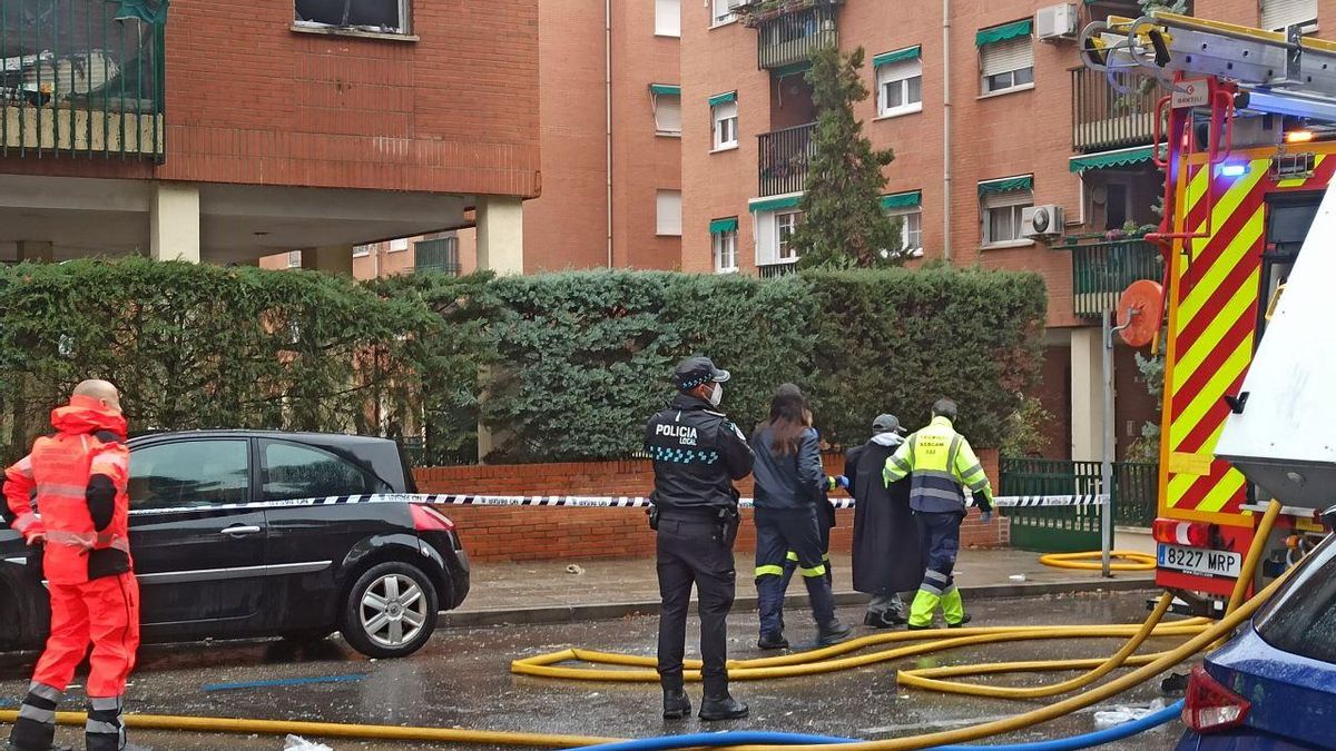 Un hombre de 90 años atrapado en la quinta planta de un bloque en llamas de Toledo pudo ser evacuado