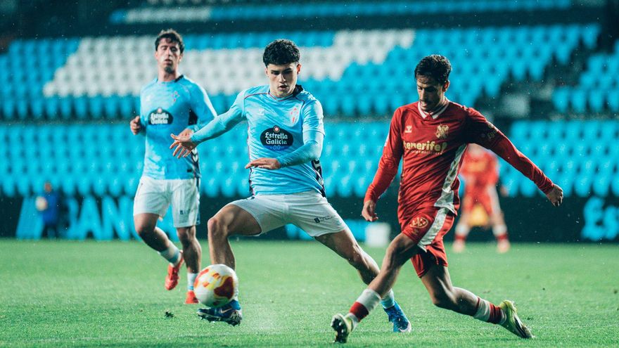El Tenerife mantiene la distancia con su único rival