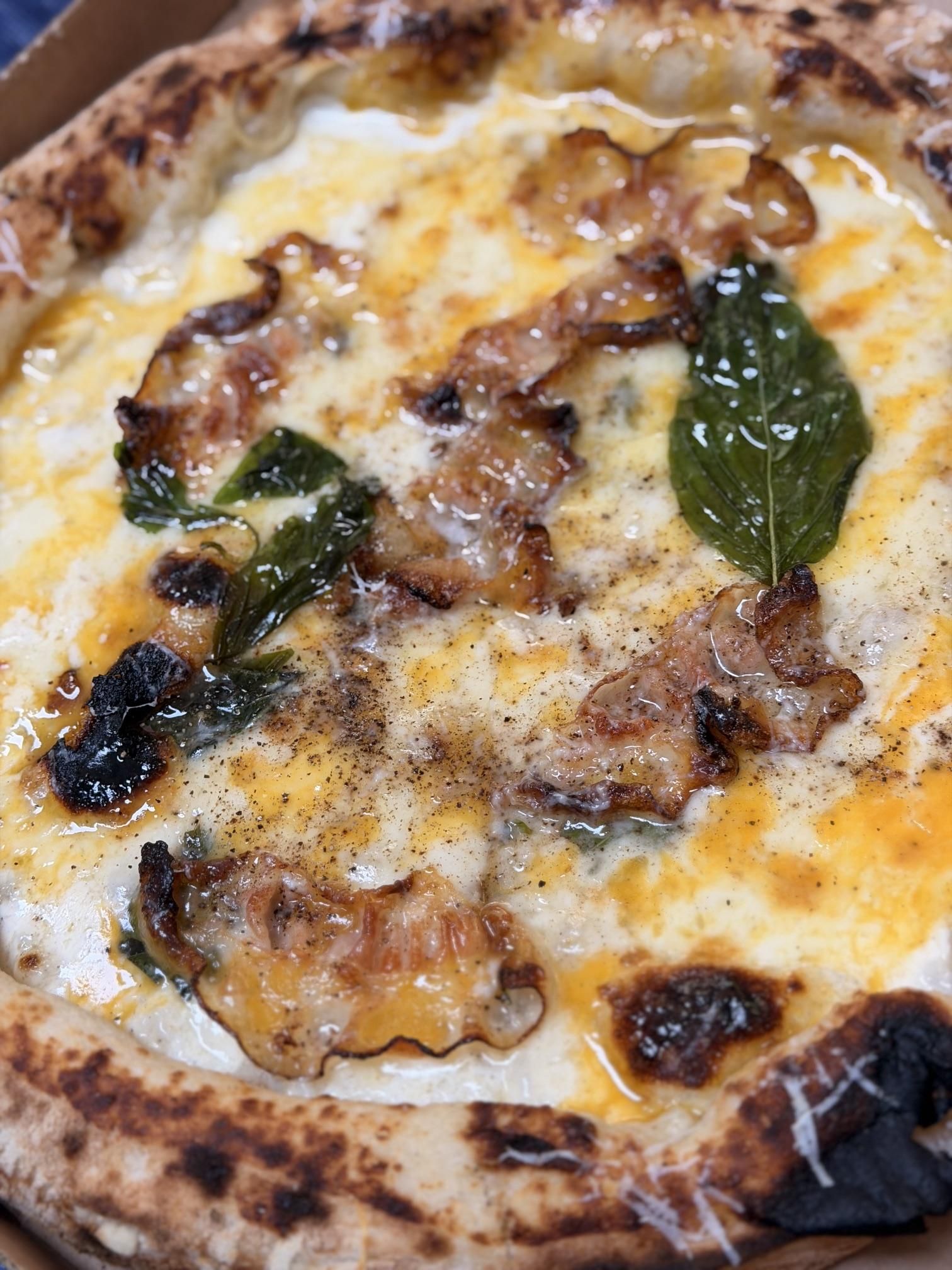 Pizza Carbonara para llevar.