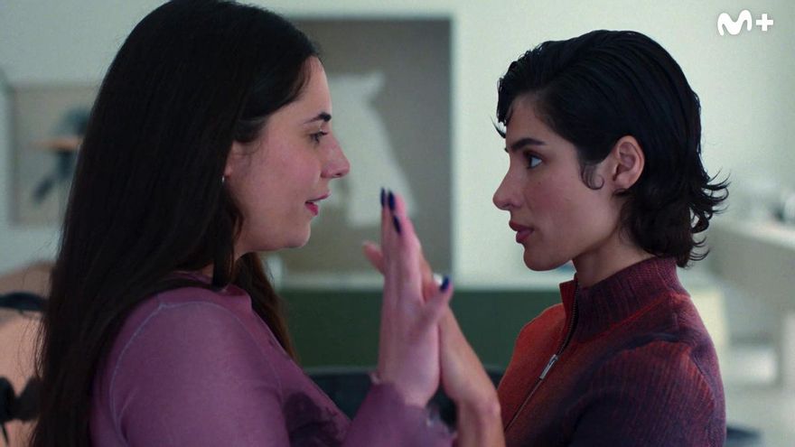 Movistar Plus+ lanza el tráiler de 'Yo siempre a veces', nueva serie producida por Los Javis y en pleno viaje internacional