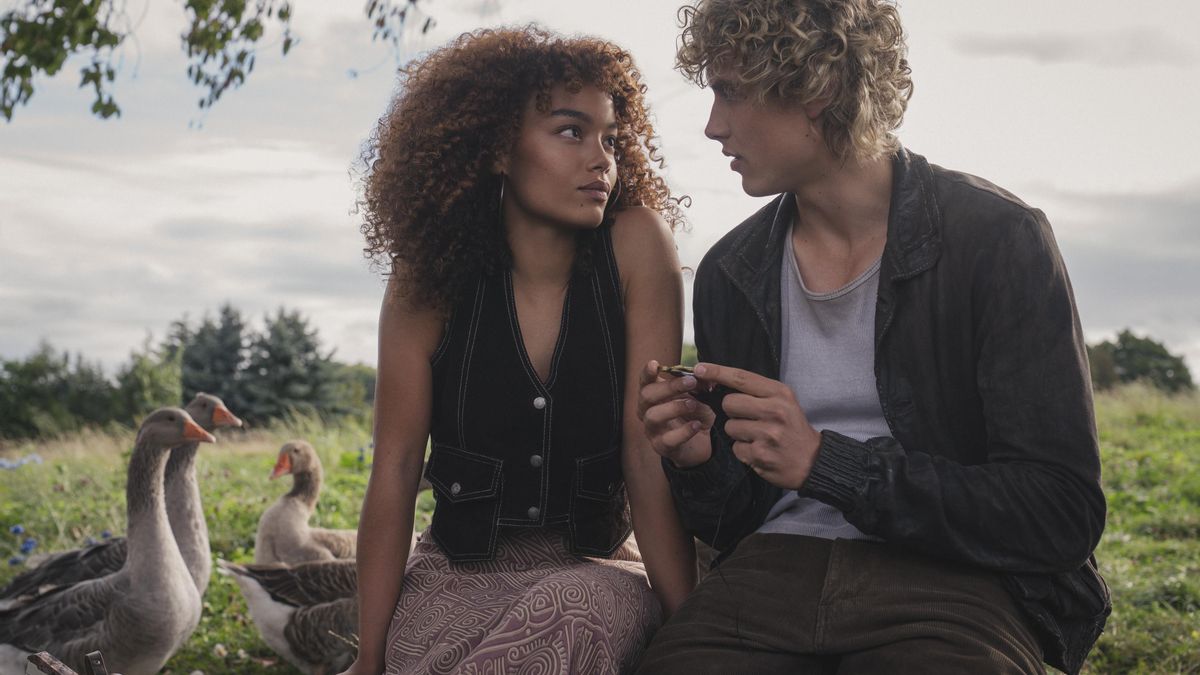 Fotograma de la adaptación de 'Amanecer en la cosecha'