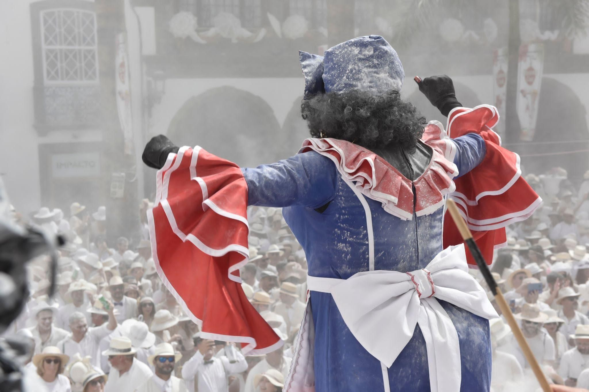 La Negra Tomasa es aclamada en la Plaza de La Habana.