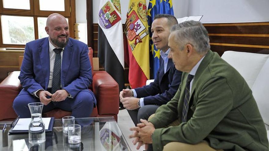 Vox eleva su precio para investir a Guardiola: "Una coca cola no vale lo mismo en un supermercado que en un concierto"