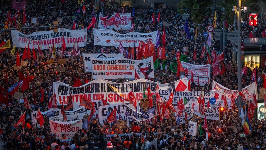 Decenas de miles de persona en Barcelona.