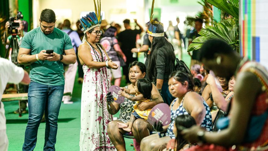 ¿Puede la COP arrinconar el petróleo, el gas y el carbón? El primer borrador pide cortar la "dependencia", pero sin medidas