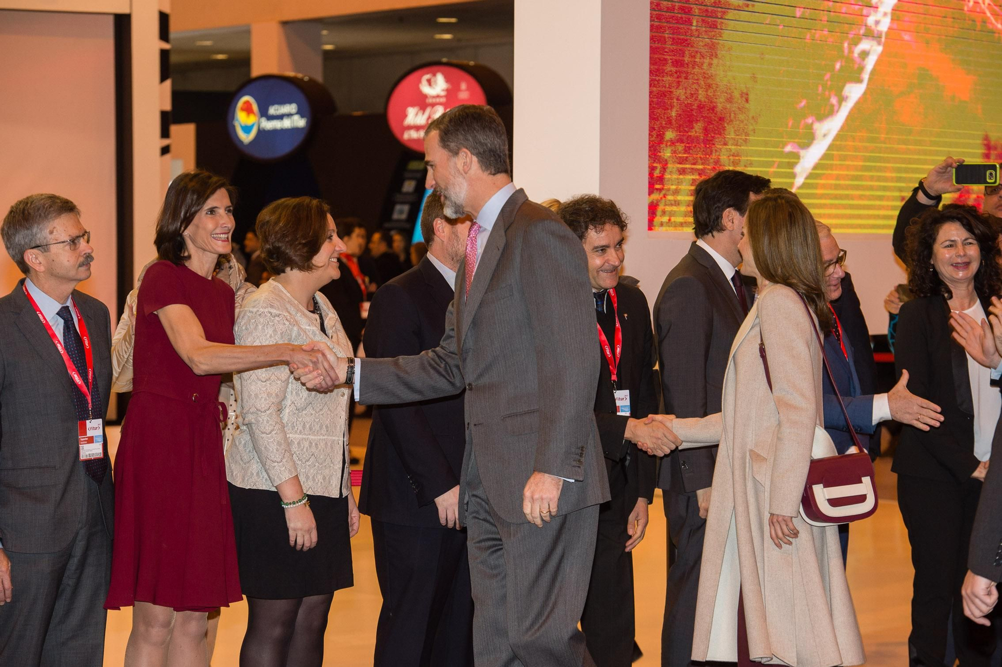 El Rey Felipe IV saluda a los representantes de Canarias en Fitur 2017 (NACHO GONZÁLEZ)