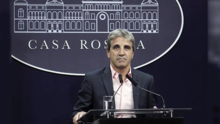 Caputo debió salir a negar de plano una devaluación y ratificó el "crawling peg"