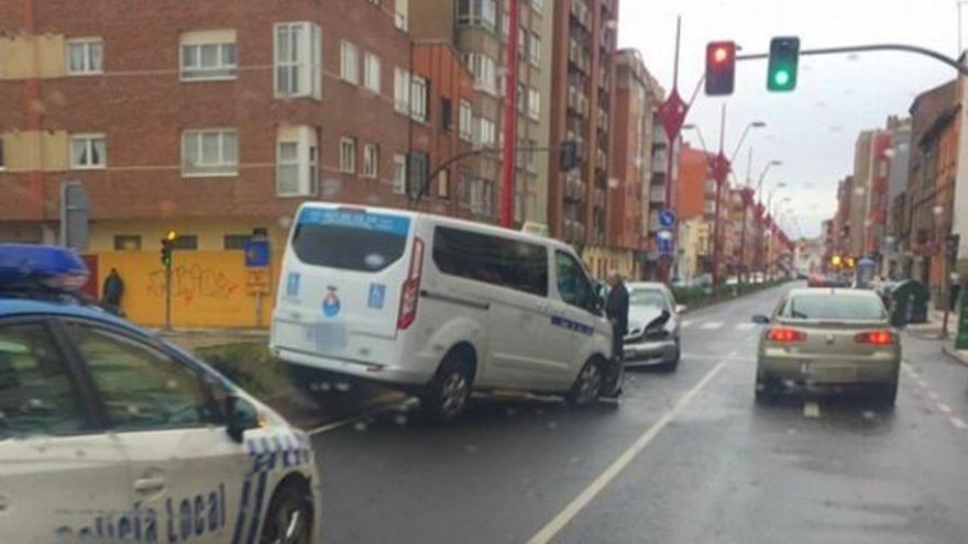 Por la hora y el lugar, hubo cortes de tráfico en la avenida que une León con San Andrés. / Foto @Radar_Leon