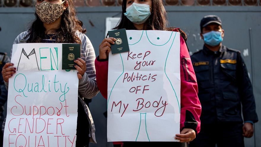 Indignación al querer imponer un permiso paterno a las nepalíes para viajar