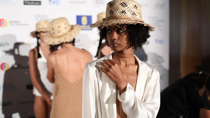 El color y la fantasía inundan la pasarela de Moda Baño Gran Canaria con marcas consagradas como las de Guillermina Baeza y Aurelia Gil