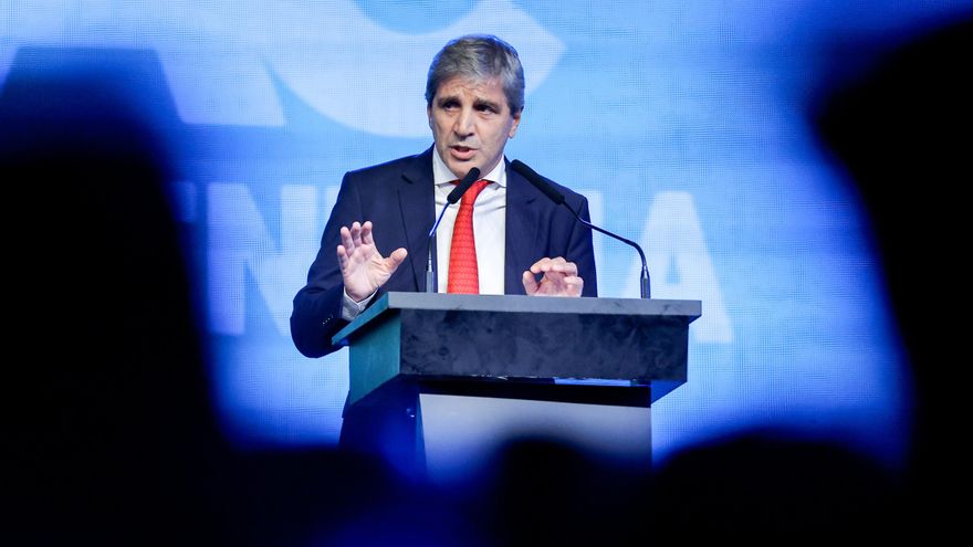 Ministro argentino atribuye caída de los mercados a "confusión" por declaraciones de Trump