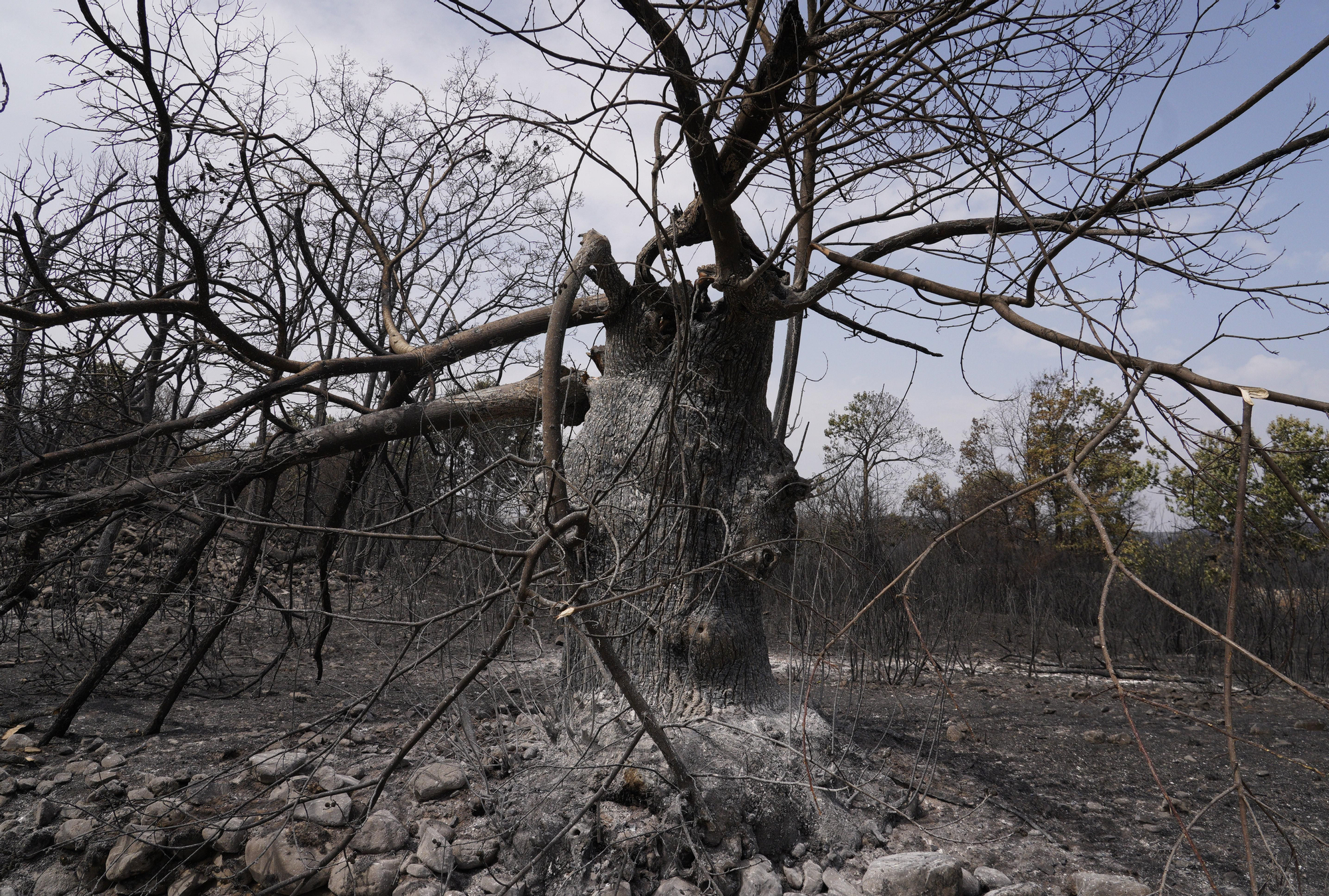 Las Médulas y sus pueblos enseñan los rescolgos de su tragedia, en imágenes
