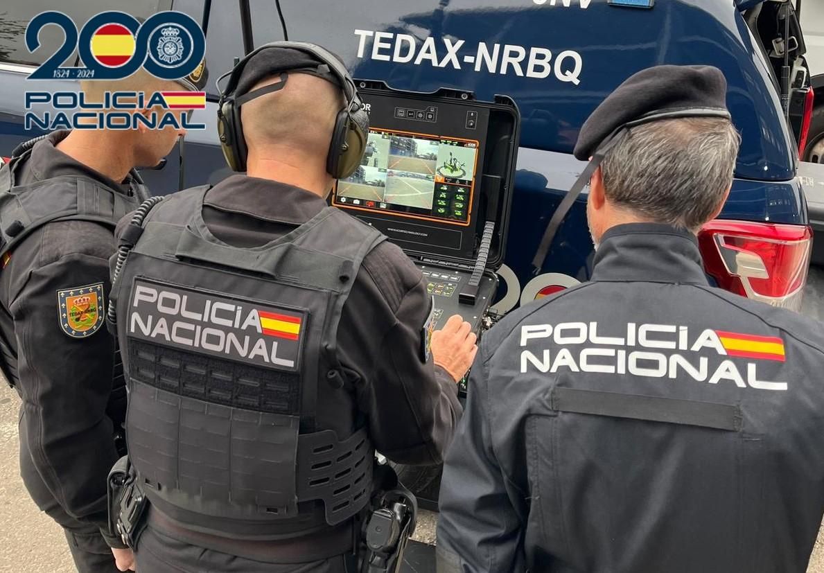 Agentes de la Policía Nacional durante el simulacro.