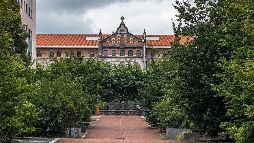 Un jubilado dedica diez años a analizar miles de partidas bautismales y reconstruye la vida de cientos de apellidos alaveses