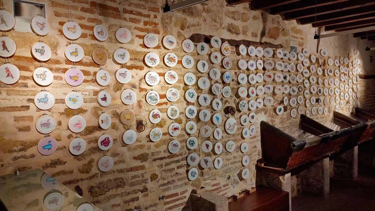 Las aves andalusíes vuelven a volar: Córdoba expone un homenaje colectivo al arte del bordado omeya