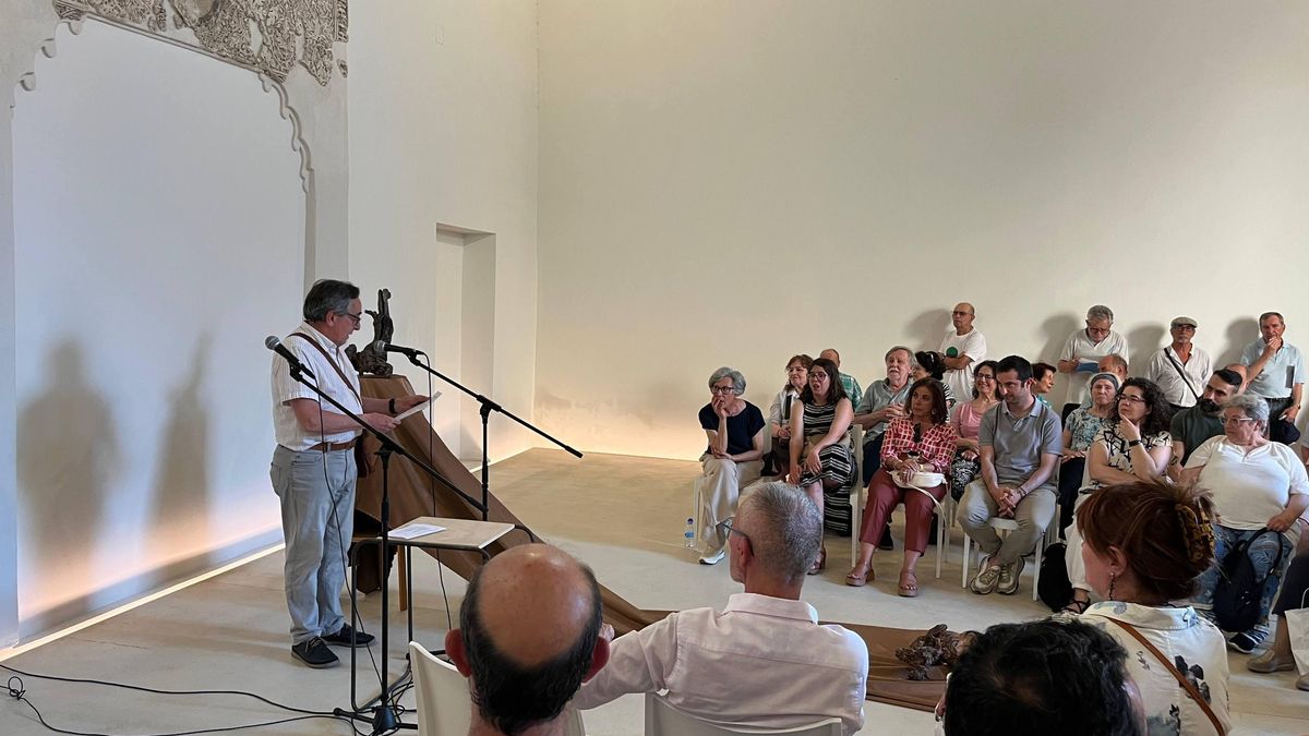 Juan Leal antiguo profesor del IES Brianda de Mendoza de Guadalajara, y miembro de la Asociación Nacional Defensa Patrimonio Institutos Históricos