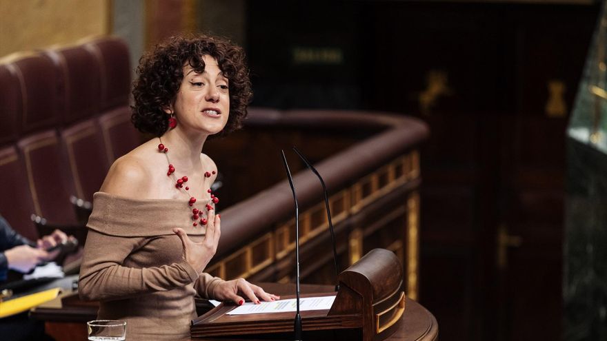 La diputada de Sumar Aina Vidal interviene durante una sesión plenaria, en el Congreso de los Diputados, a 12 de diciembre de 2023, en Madrid (España).