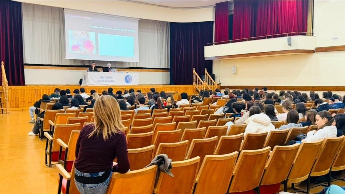 Moraleja y Coria se unen para crear el Aula Literaria Pureza Canelo, la primera de la AEEX con nombre de mujer