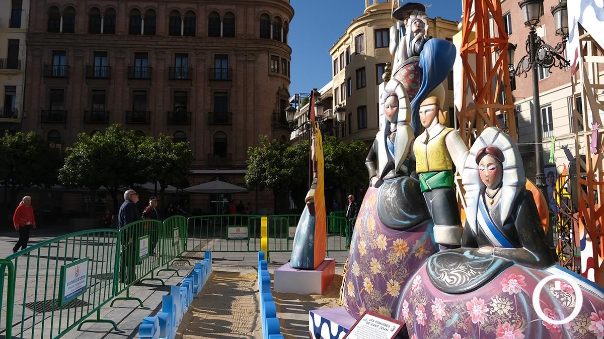 Las dos hogueras de Alicante que arderán este sábado ya están en Las Tendillas