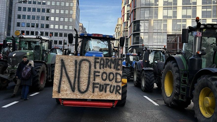La UE echa el freno a la agenda verde ante la presión de los agricultores
