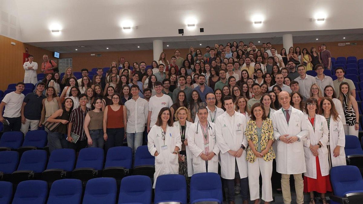 El Hospital Reina Sofía recibe a los 135 nuevos especialistas internos residentes
