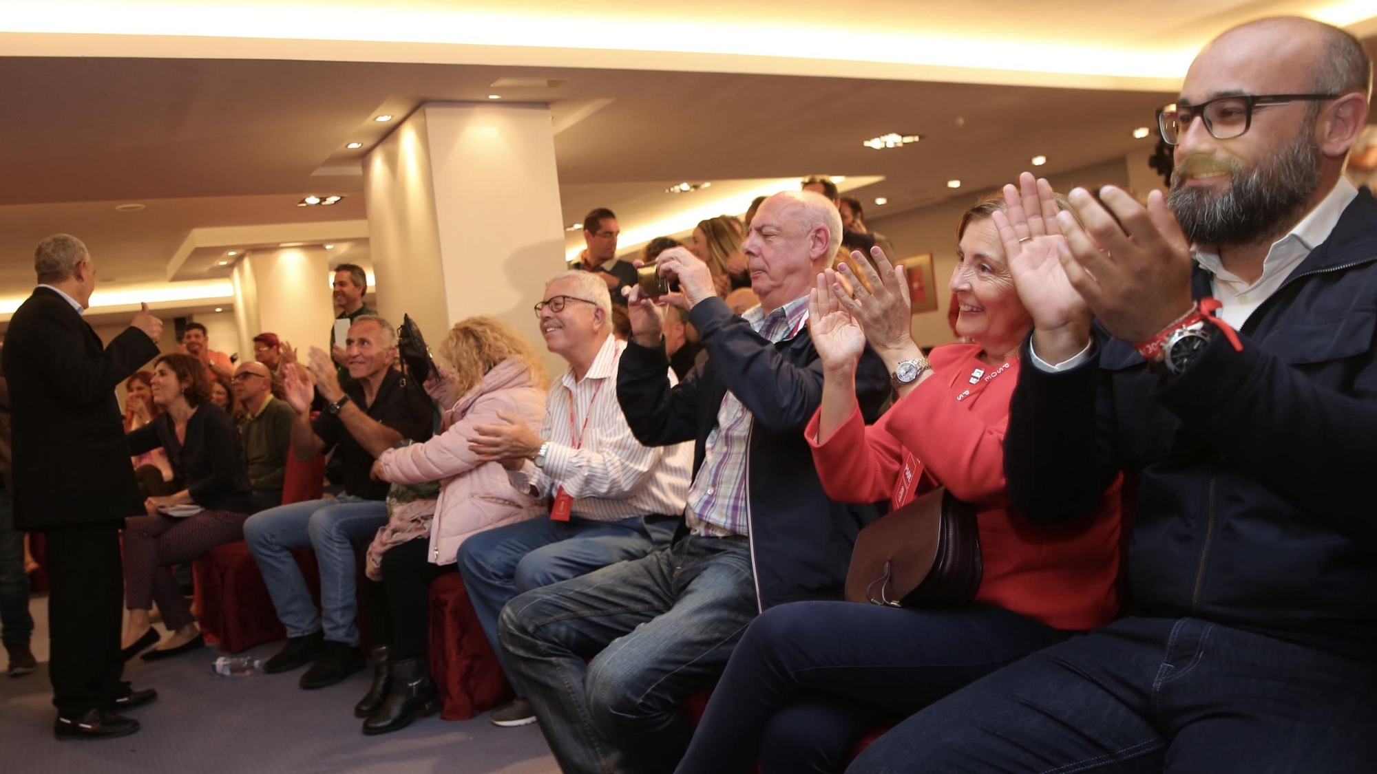 Aridany Romero junto a otros militantes socialistas. (Alejandro Ramos).