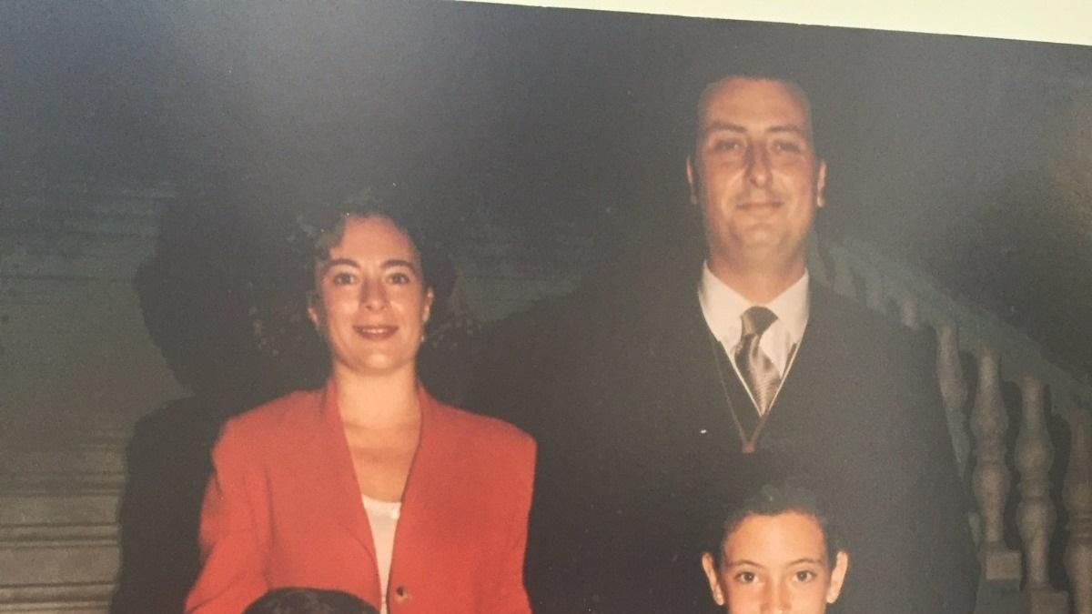 Archivo - Alberto Jiménez-Becerril, su esposa y sus hijos. (Foto de archivo).