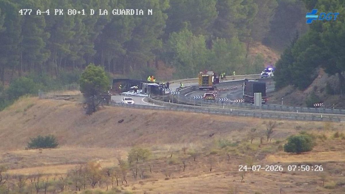 El vuelco de un camión provoca un corte parcial de la A-4 en la provincia de Toledo