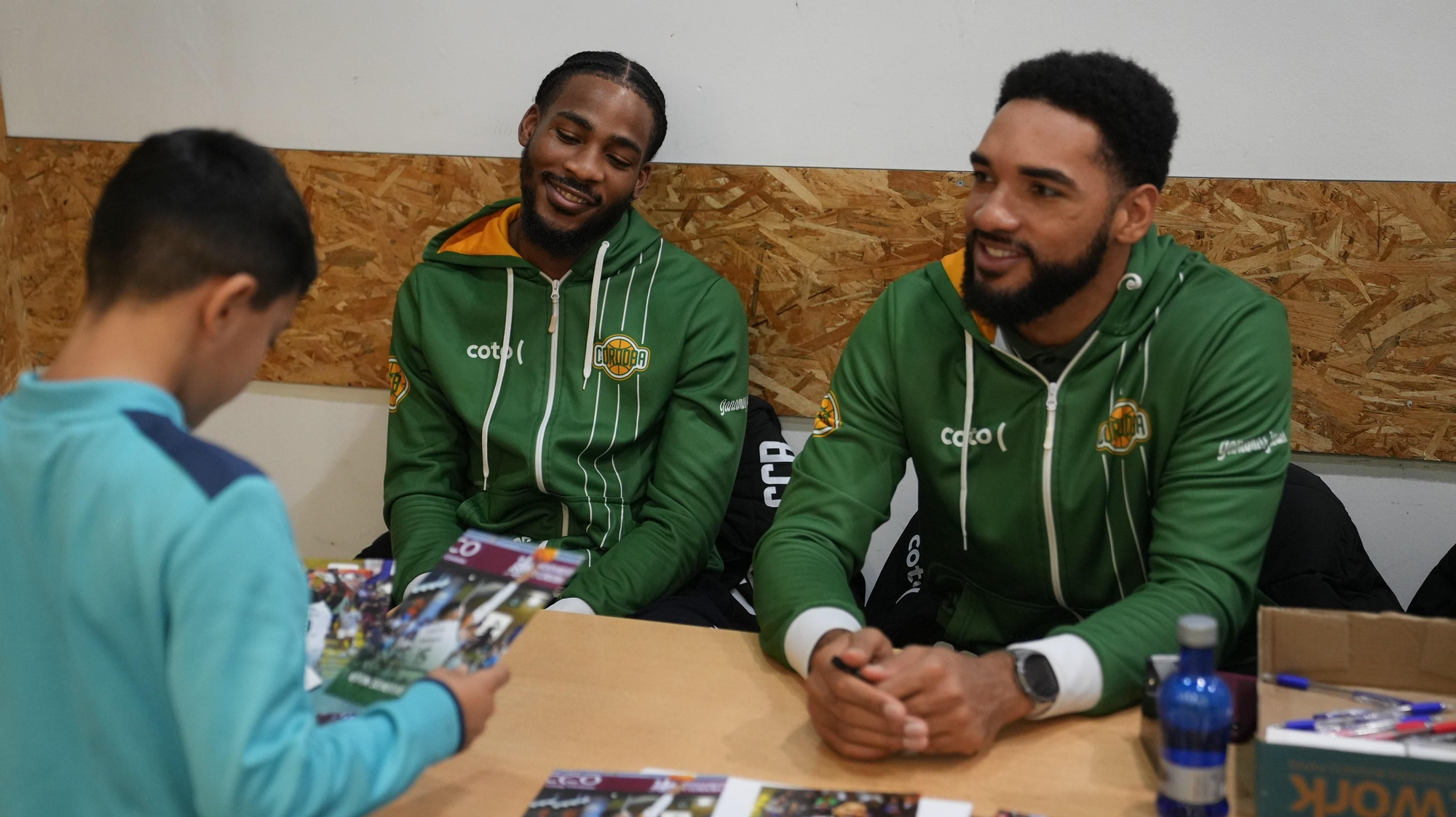 Firma de autógrafos del Coto Córdoba CB.