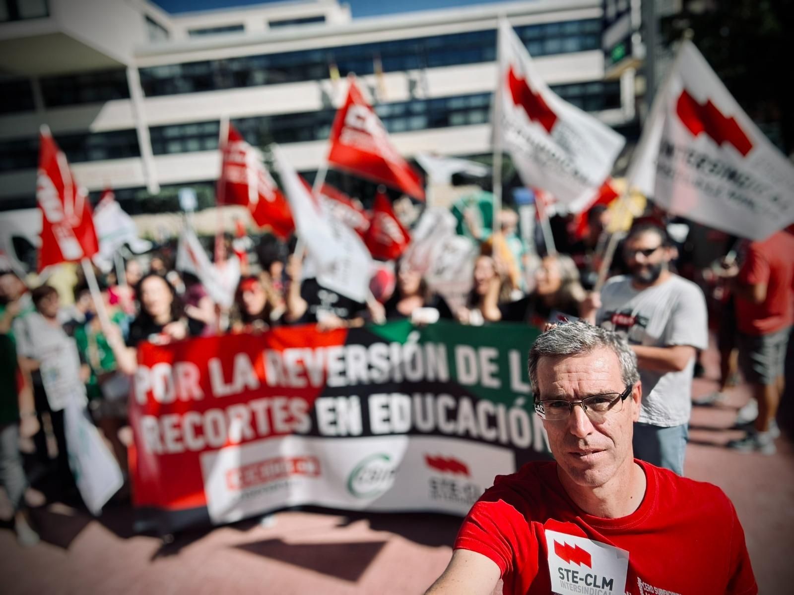 Fernando Villalba en una movilización por la reversión de los recortes educativos