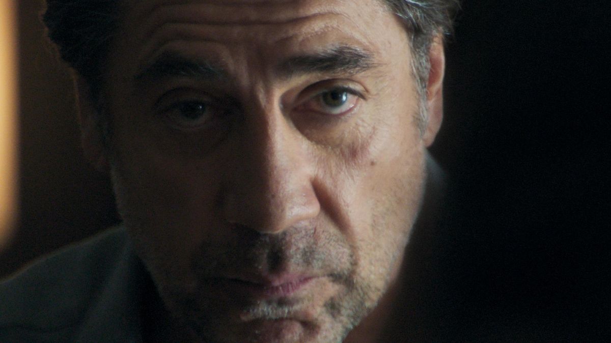 Javier Bardem en la primera escena de 'El ser querido'