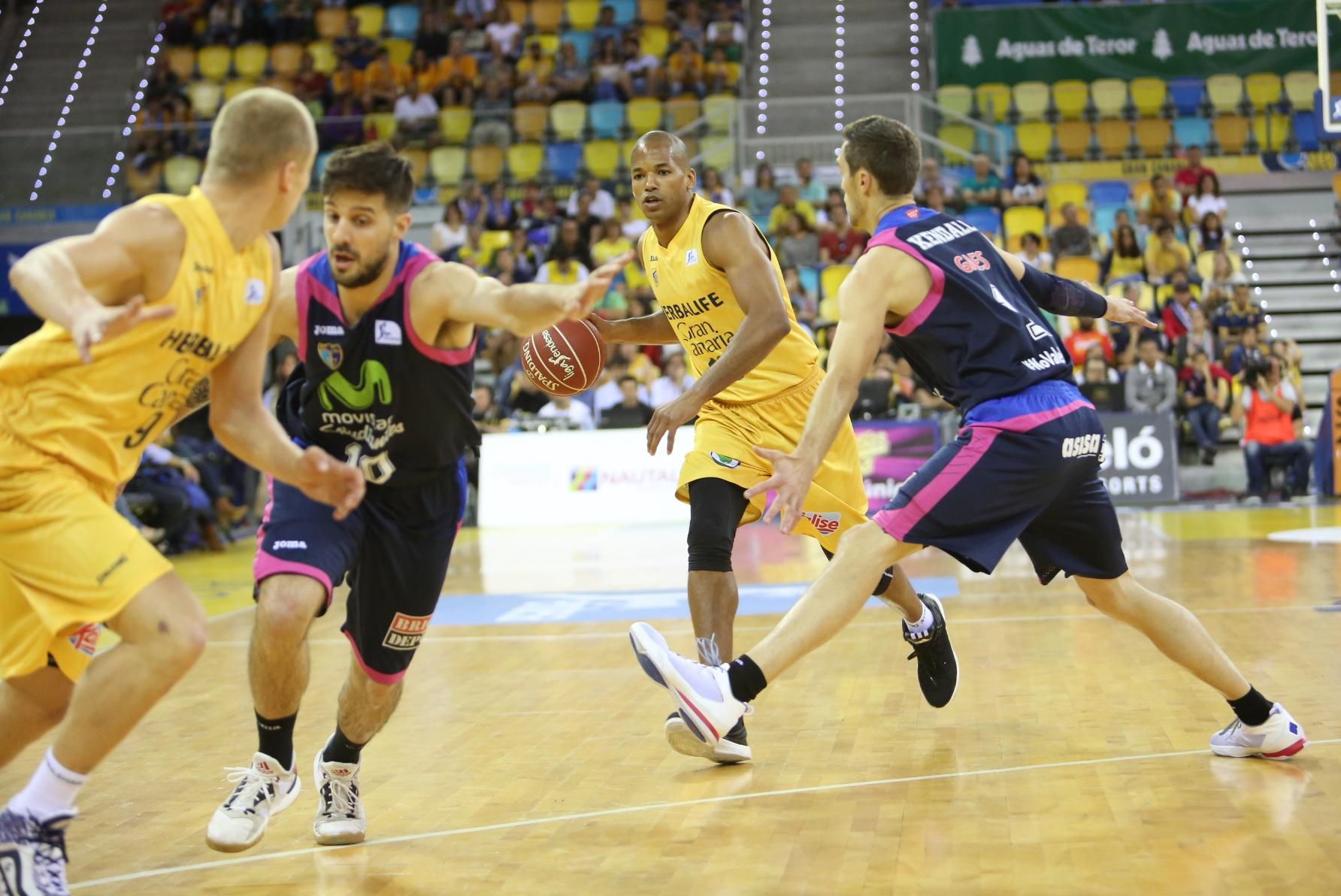 Imágenes del partido entre el Herbalife Gran Canaria y el Movistar Estudiantes. (Alejandro Ramos).