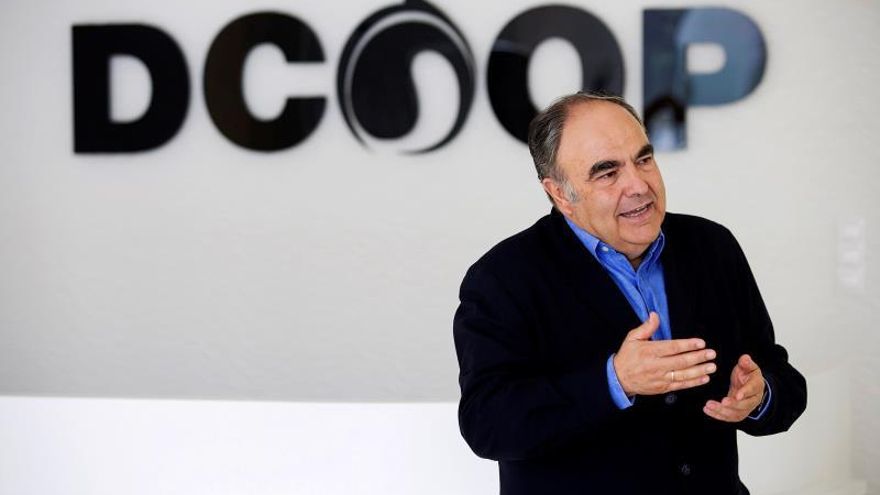 La mayor cooperativa de aceite de oliva cree que bajará a 6 euros y denuncia que hay empresas que lo mezclan con girasol y orujo