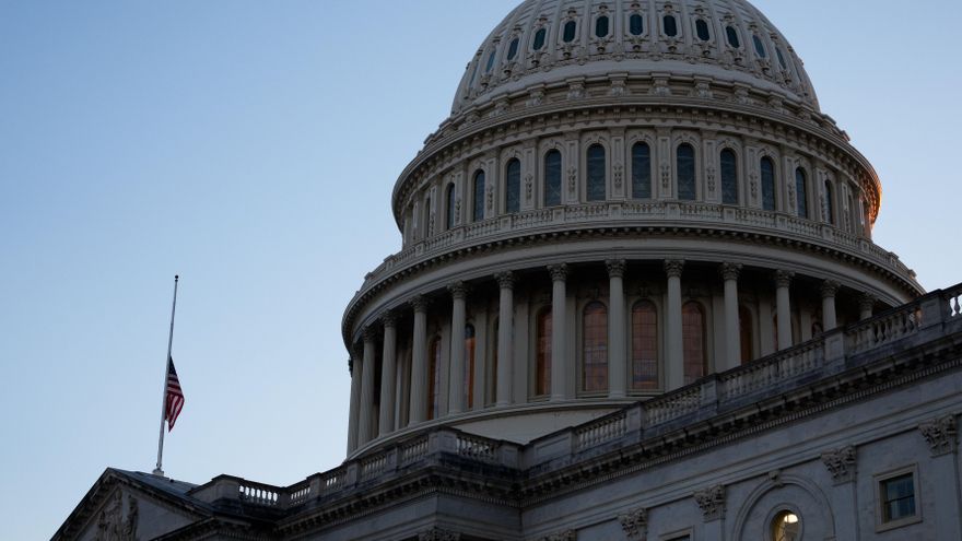 El Senado aprueba avanzar el voto de ley que permita reabrir el gobierno federal en EE.UU.