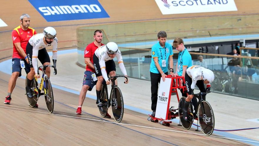 El equipo español de persecución, con Alfonso Cabello a la izquierda.
