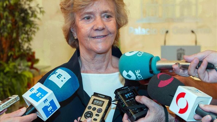 Soledad Becerril sigue la acogida de los inmigrantes llegados a Tarifa