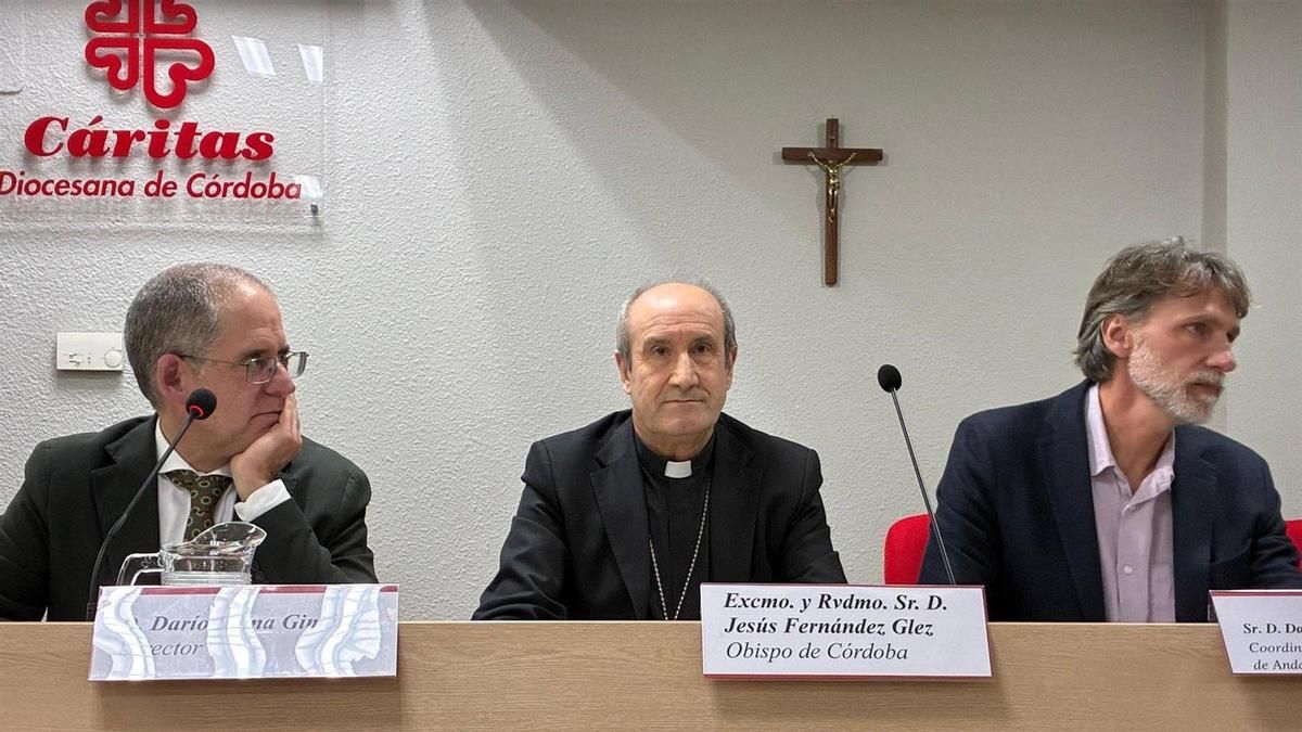 Darío Reina, Jesús Fernández y Daniel Rodríguez de Blas, en la presentación del  IX Informe Foessa sobre Exclusión y Desarrollo Social en Andalucía.
