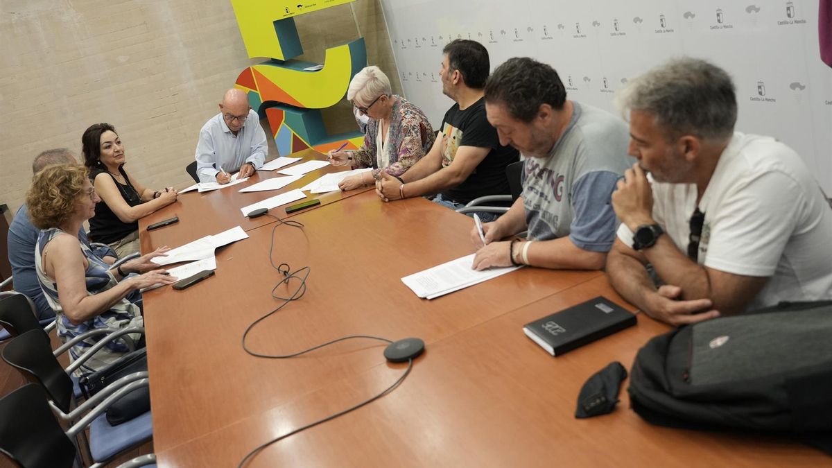 Personal de enfermería y fisioterapia en centros educativos de Castilla-La Mancha se regularán "por zonas actuación"