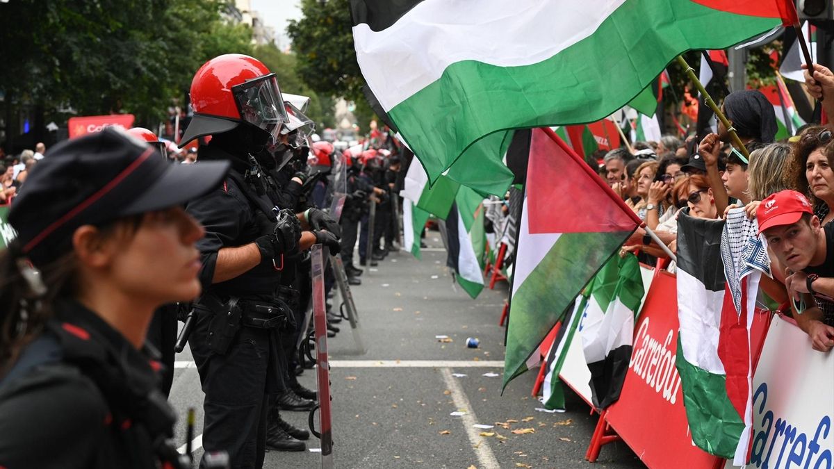 Pradales lamenta el "espectáculo nada edificante" en Bilbao durante La Vuelta  y ve "inaceptable" que EH Bildu lo "jalee"