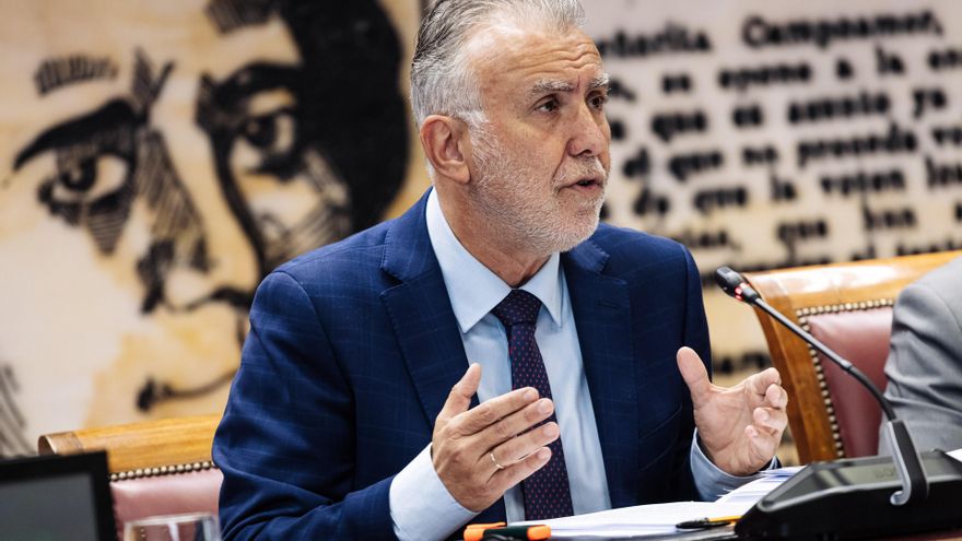 Archivo - El ministro de Política Territorial y Memoria Democrática, Ángel Víctor Torres, comparece en la Comisión de Entidades Locales