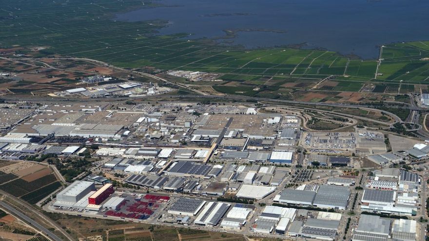 Almussafes busca diversificar su industria para evitar la dependencia de la automoción con un futuro de Ford incierto