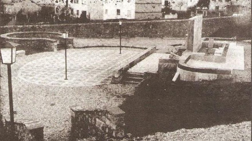 Imagen del Parque de Correos de Villablino. / Revista Municipal 1987