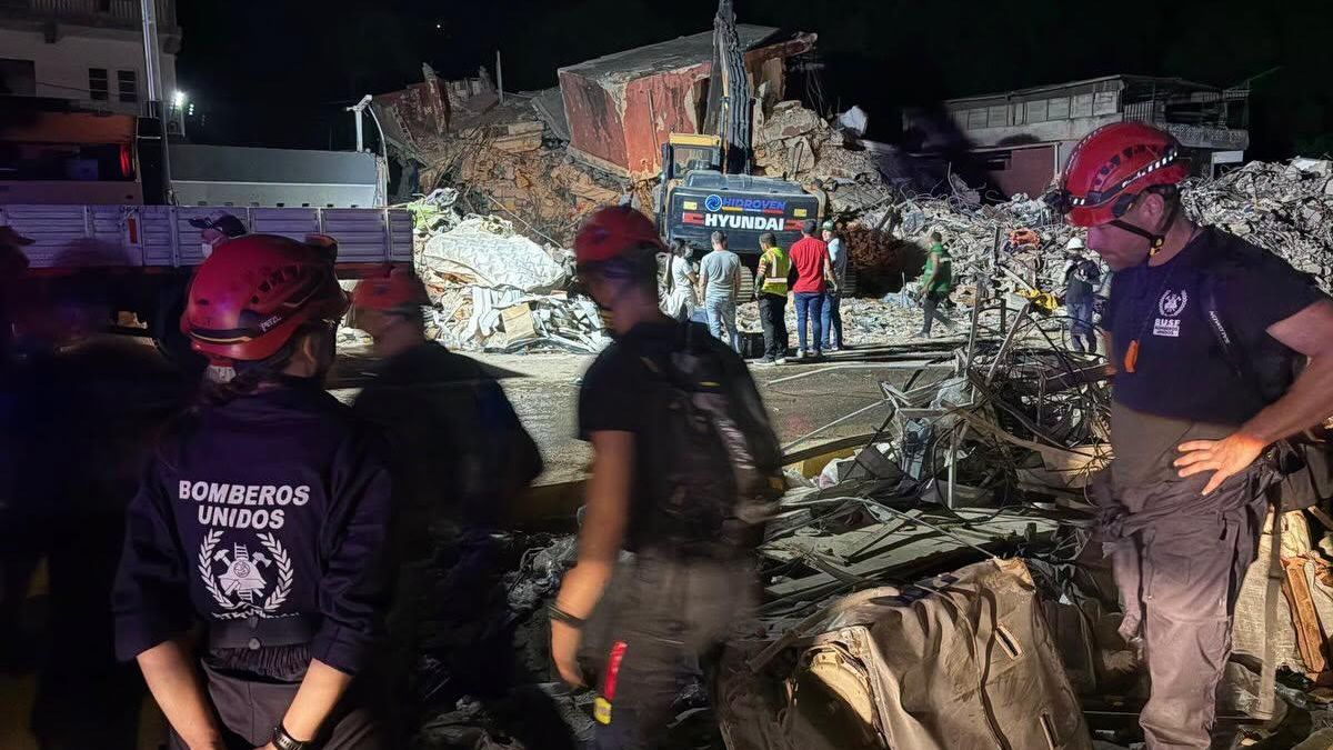Los bomberos de Córdoba ya trabajan en La Guaira, zona cero de los terremotos de Venezuela.