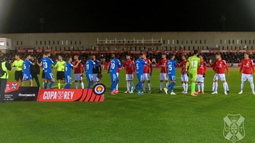 El CD Tenerife evita en la prórroga el sonrojo en Copa