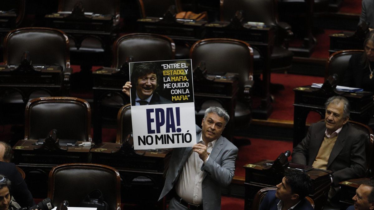 Los carteles de Esteban Paulon de todas las sesiones