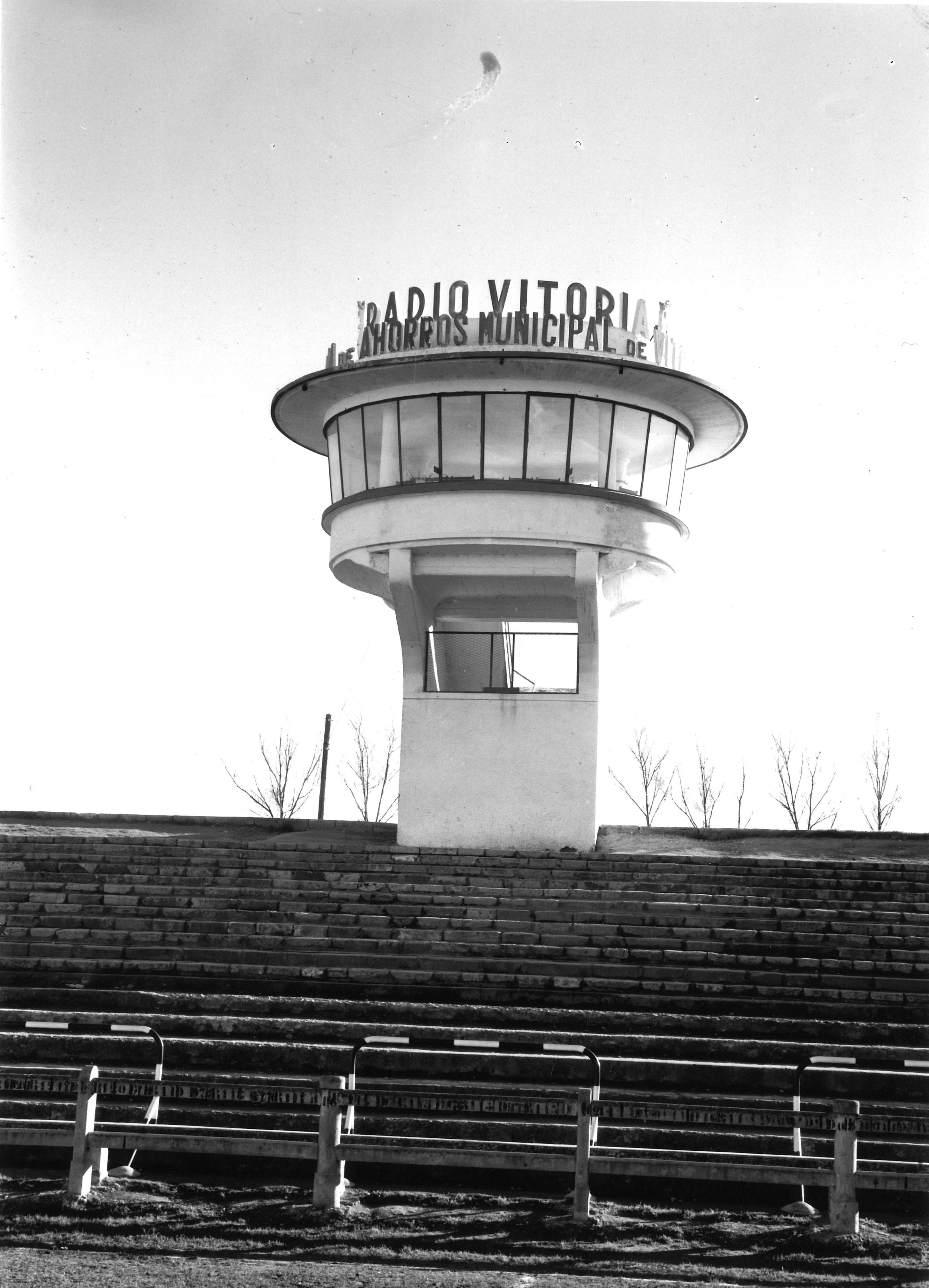 La torre de Radio Vitoria en Mendizorroza