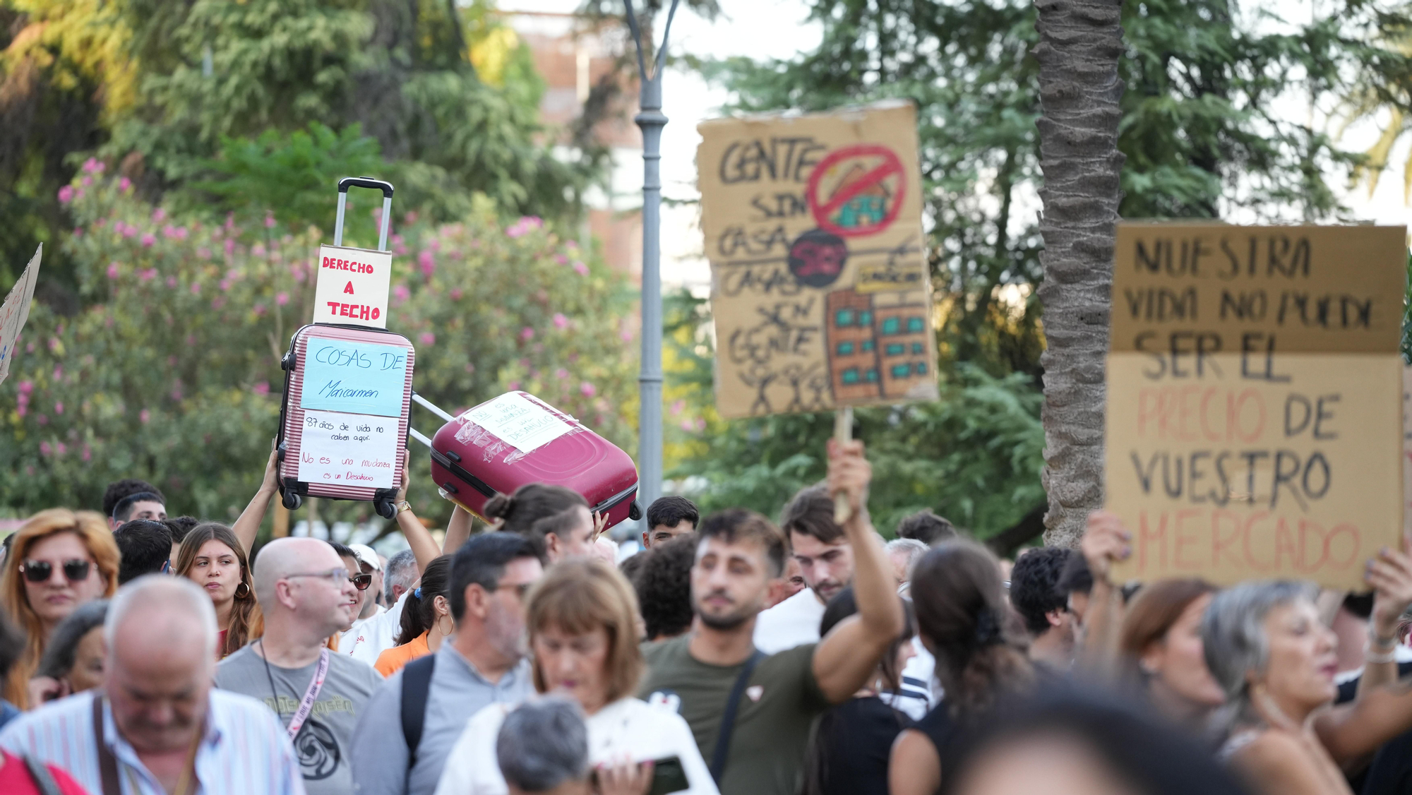 Concentración en Córdoba por la vivienda tras el desahucio de Maricarmen