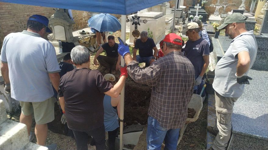 La memoria histórica para las víctimas mortales del franquismo avanza a doble vía en Mansilla de las Mulas