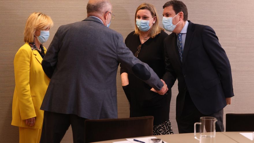 La mitad de las muertes de ancianos por COVID en residencias de Castilla y León se produjeron cuando se prohibió derivarlos a hospitales